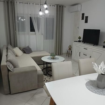 Apartman Pontis Okrug Gornji Τρογκίρ Εξωτερικό φωτογραφία