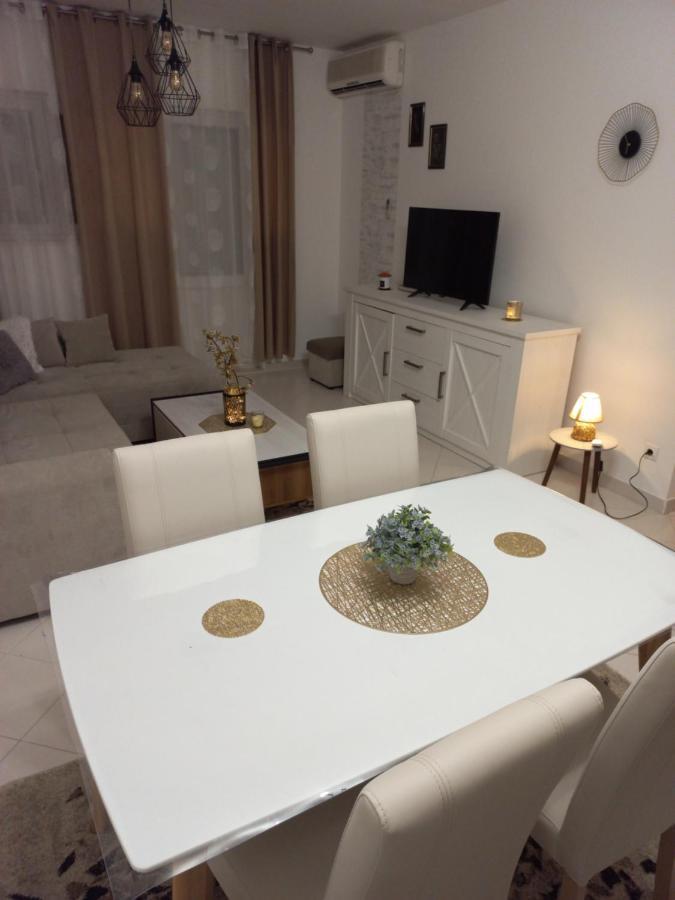 Apartman Pontis Okrug Gornji Τρογκίρ Εξωτερικό φωτογραφία