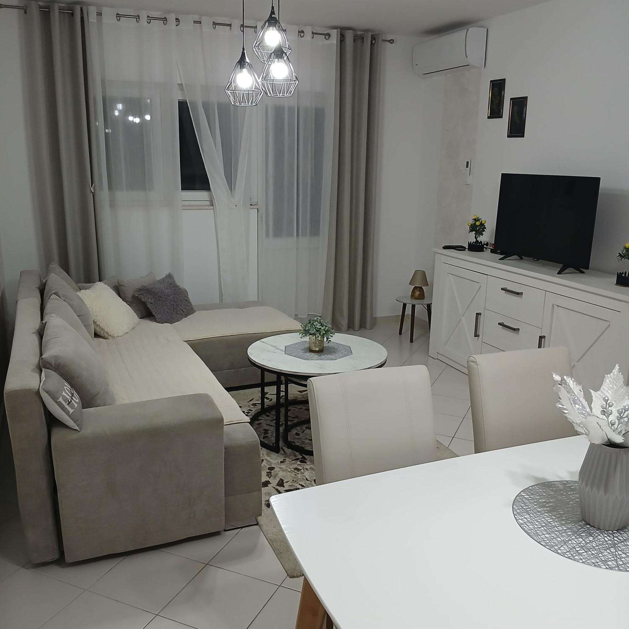 Apartman Pontis Okrug Gornji Τρογκίρ Εξωτερικό φωτογραφία
